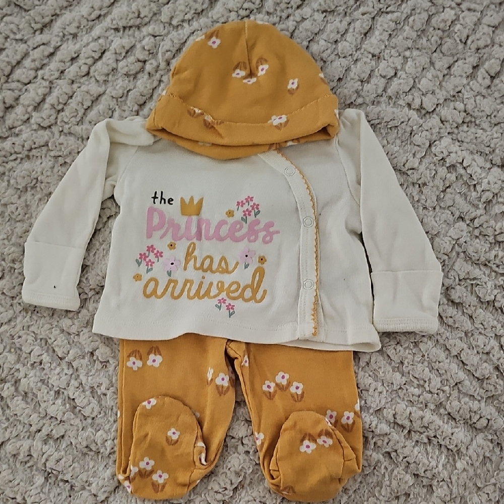 Gerber Matching Sets in Yellow and Cream with Soft Fabric